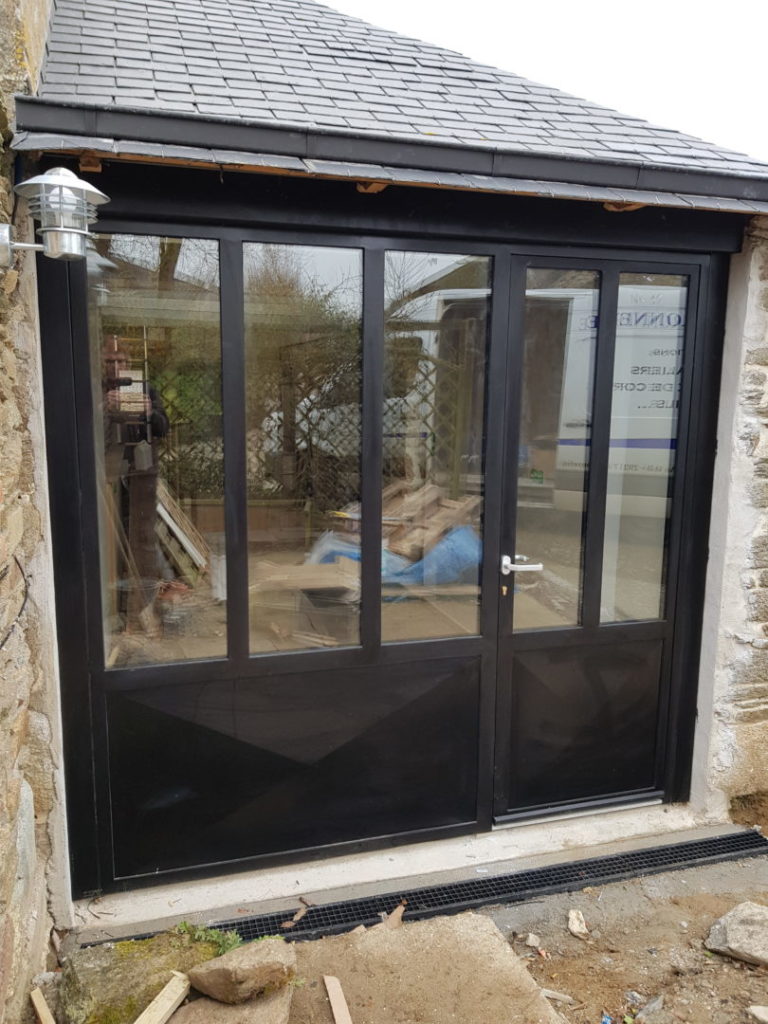 Facade style verriere acier laque Le Conquet - Menuiserie metallique - Quimper Brest