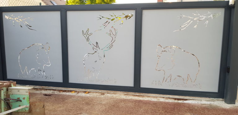 Portail et portillon motif decoupe au laser Orleans 2 - Portails - Quimper Brest