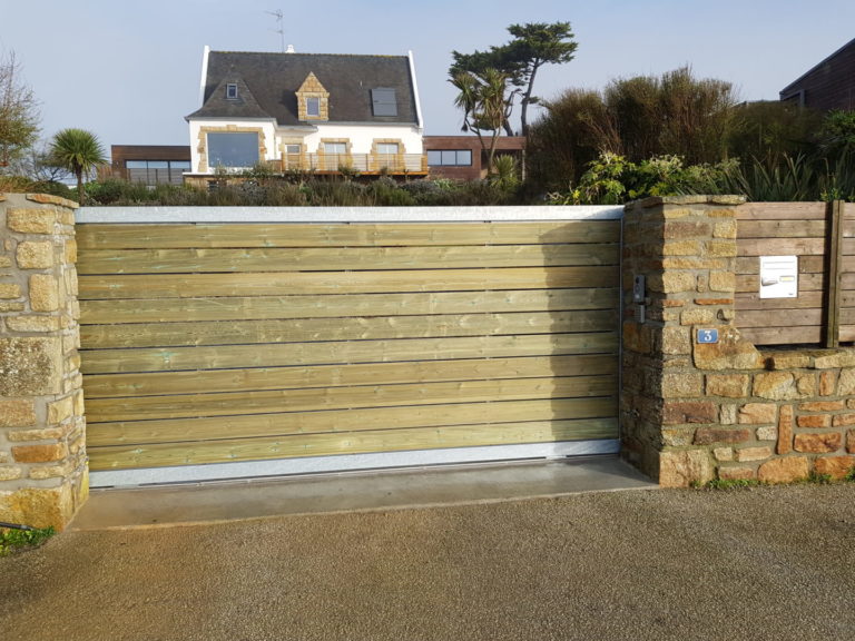 Portail mixte metal bois Locmaria Plouzane - Portails - Quimper Brest